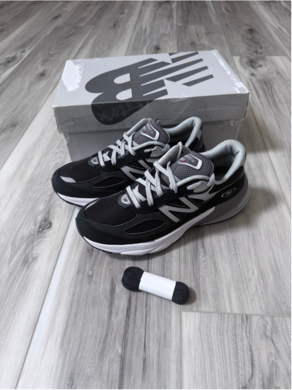New Balance 990v6 Made in USA Women 8.5 Black Grey FuelCell Sneakers W990BK6